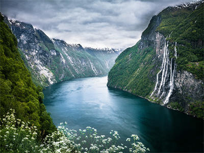 抖音新书热荐小说（周雨彤岳景轩）主角是（周雨彤岳景轩）小说免费阅读小说无弹窗阅读_笔趣阁